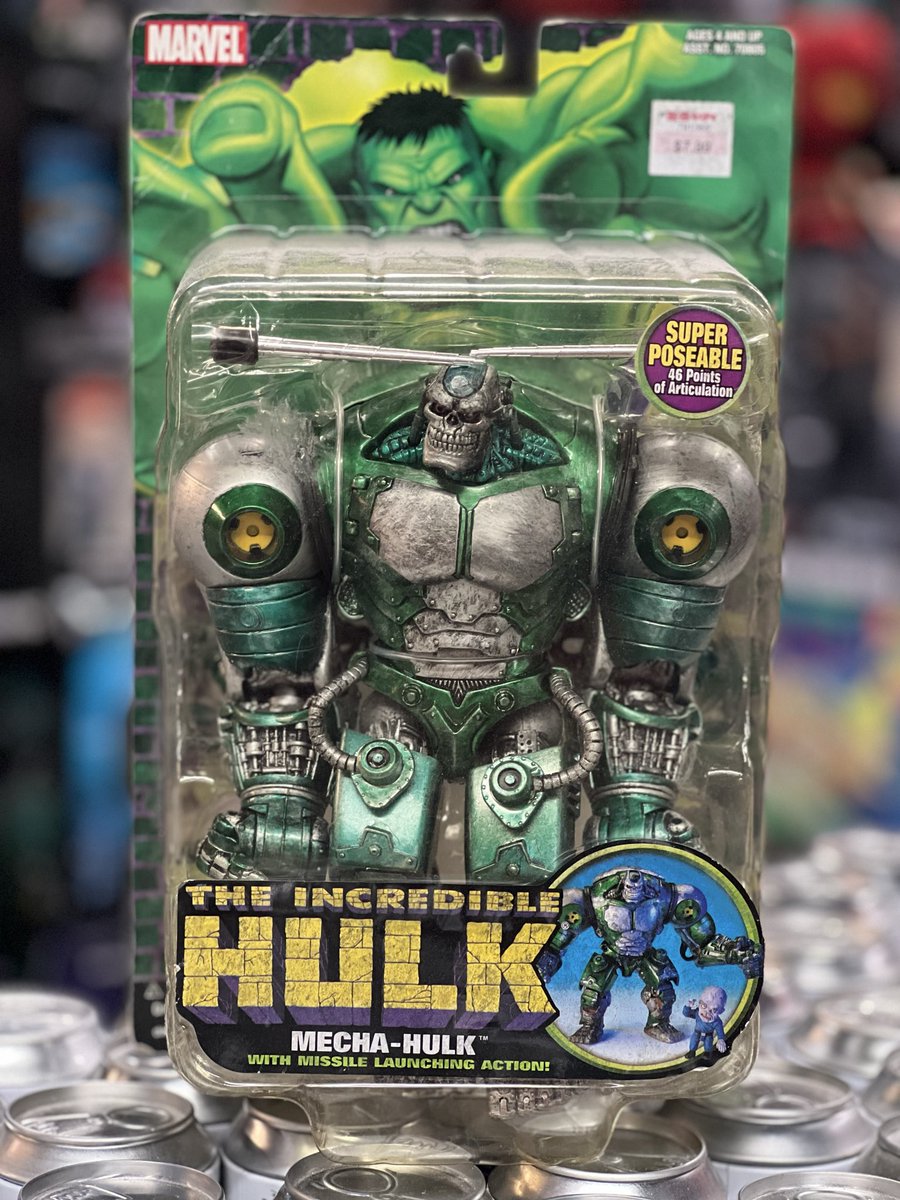 KibandiFilms's tweet photo. Ever since I was a kid, I was always impressed with the larger bulkier heftier figures. They just ruled, and this one here is near the top of the list. Pre Marvel Legends saw ToyBiz pop out “Classics” series for sone of its flagship Marvel characters such as Hulk, Spider-Man, Fantastic Four, & a few others. One of the gems the Hulk line popped out was this insanely awesome Mecha-Hulk. 

This thing is a monster amongst its peers, and a ghost to track one down. When you are luckily enough to cross paths nearly 22 years after its release…it’ll set ya back a couple hundred bucks!!! 💰💰💰💰💰💰

Happy Hunting Hulk fans!!