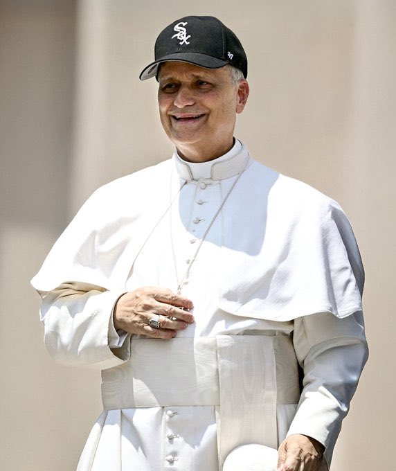 DreadCountDraco's tweet photo. Took @Pontifex to get the @whitesox to play above 500. 🙏🏾 😂  Also great management and team this year. Keep it up squad!⚾️ #Chicago #WhiteSox #Sox #ChicagoWhiteSox #WhiteSoxNation #MLB #Baseball #Southside #ChiTown #WhiteSoxBaseball https://t.co/BkTaGqP0ki