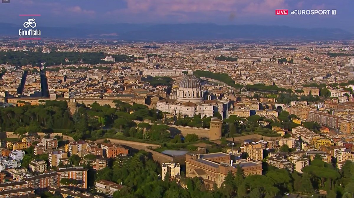 323K13L's tweet photo. Giro d’Italia 2026 — Stage 21🇮🇹
Roma → Roma
moments of beauty &amp; chaos

#GirodItaliaᴿᴾ https://t.co/icJcmi1VvR