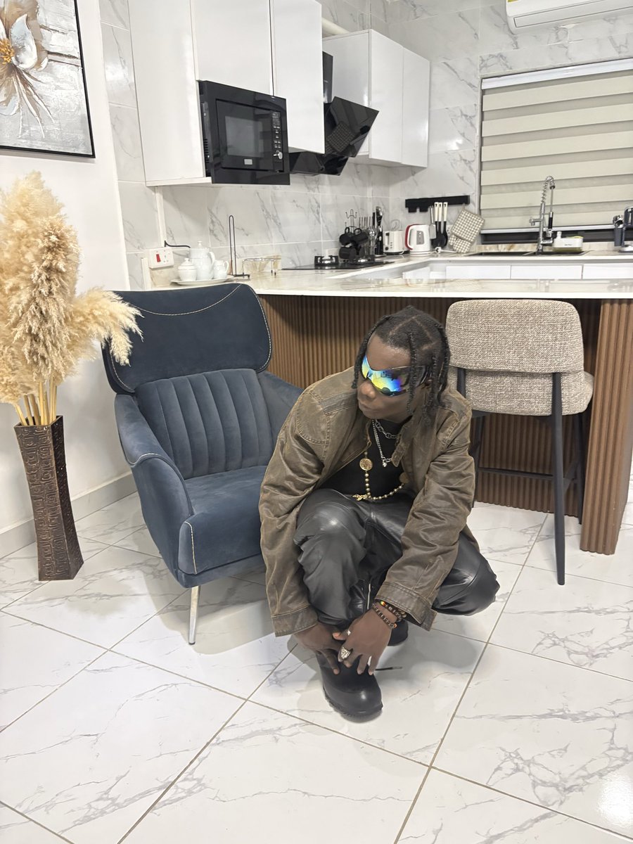 BoiArow's tweet photo. Energy speaks before I do. ✨
Looking effortless is the real flex. https://t.co/zL4Ro467eg