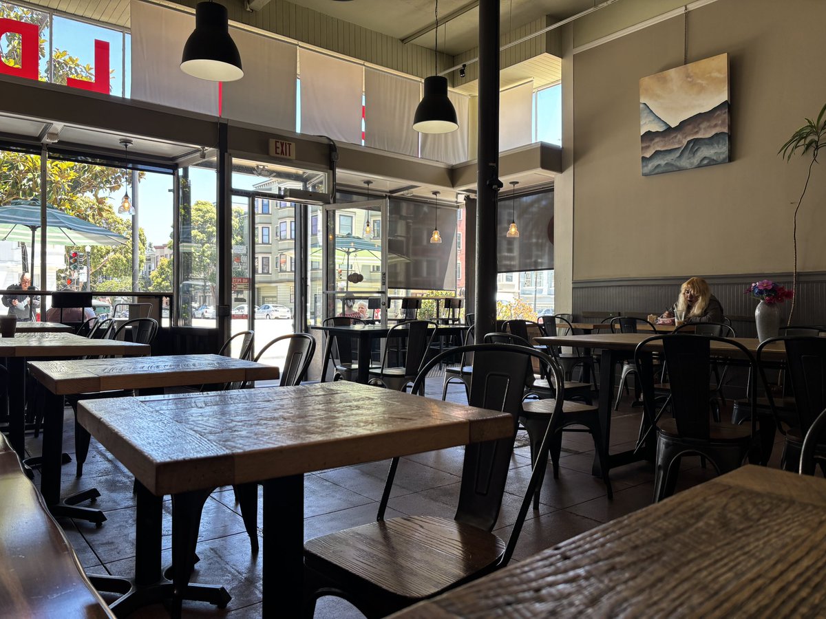evanjfer's tweet photo. weekly sf cafe review: Maxfield’s House of Caffeine

TL;DR - 7/10: okay coffee, fast wifi, closes early

- cheapish coffee, medium drip for $4
- not too busy on a weekend
- fast wifi
- closes early (3:30pm)
- public washroom https://t.co/7IESlc5gu9