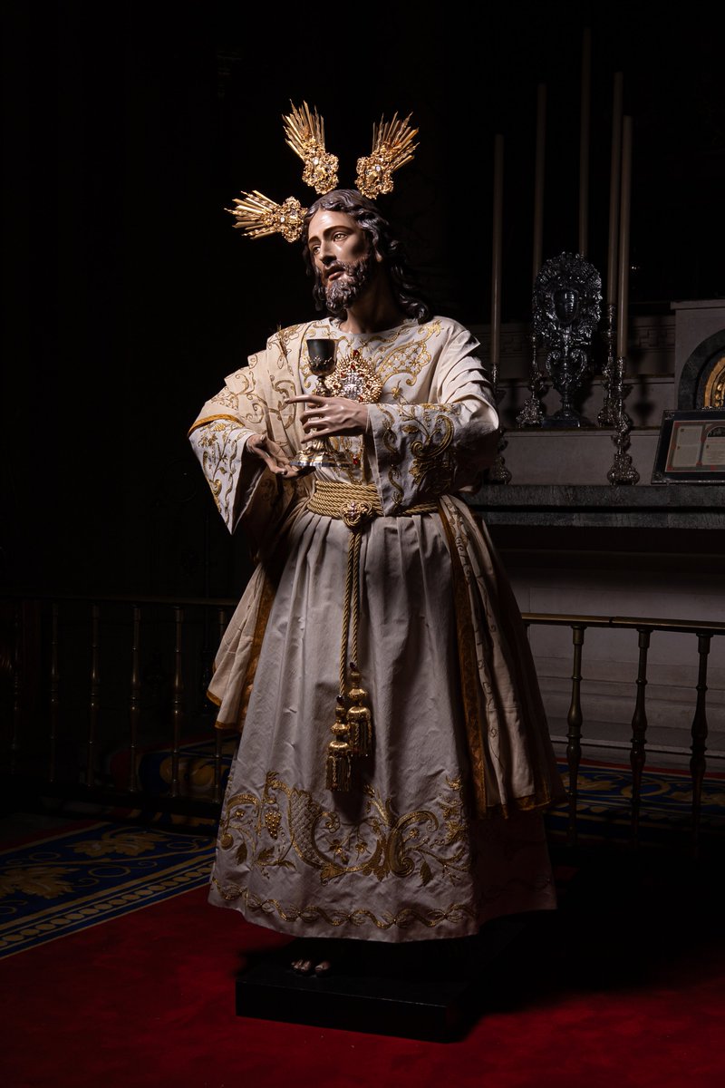 lacenademalaga's tweet photo. #ActualidadLaCena - El Señor de la Sagrada Cena se presenta ataviado con motivo del triduo eucarístico y la solemnidad del Corpus Christi.

«𝐒𝐞ñ𝐨𝐫, 𝐡𝐚𝐳 𝐝𝐞 𝐦𝐢 𝐜𝐨𝐫𝐚𝐳ó𝐧 𝐭𝐮 𝐚𝐥𝐭𝐚𝐫 𝐲 𝐝𝐞 𝐦𝐢 𝐯𝐢𝐝𝐚 𝐮𝐧𝐚 𝐞𝐮𝐜𝐚𝐫𝐢𝐬𝐭í𝐚.»

📸 @j16photos

#CorpusSagradaCena26
#CofradíasMLG
