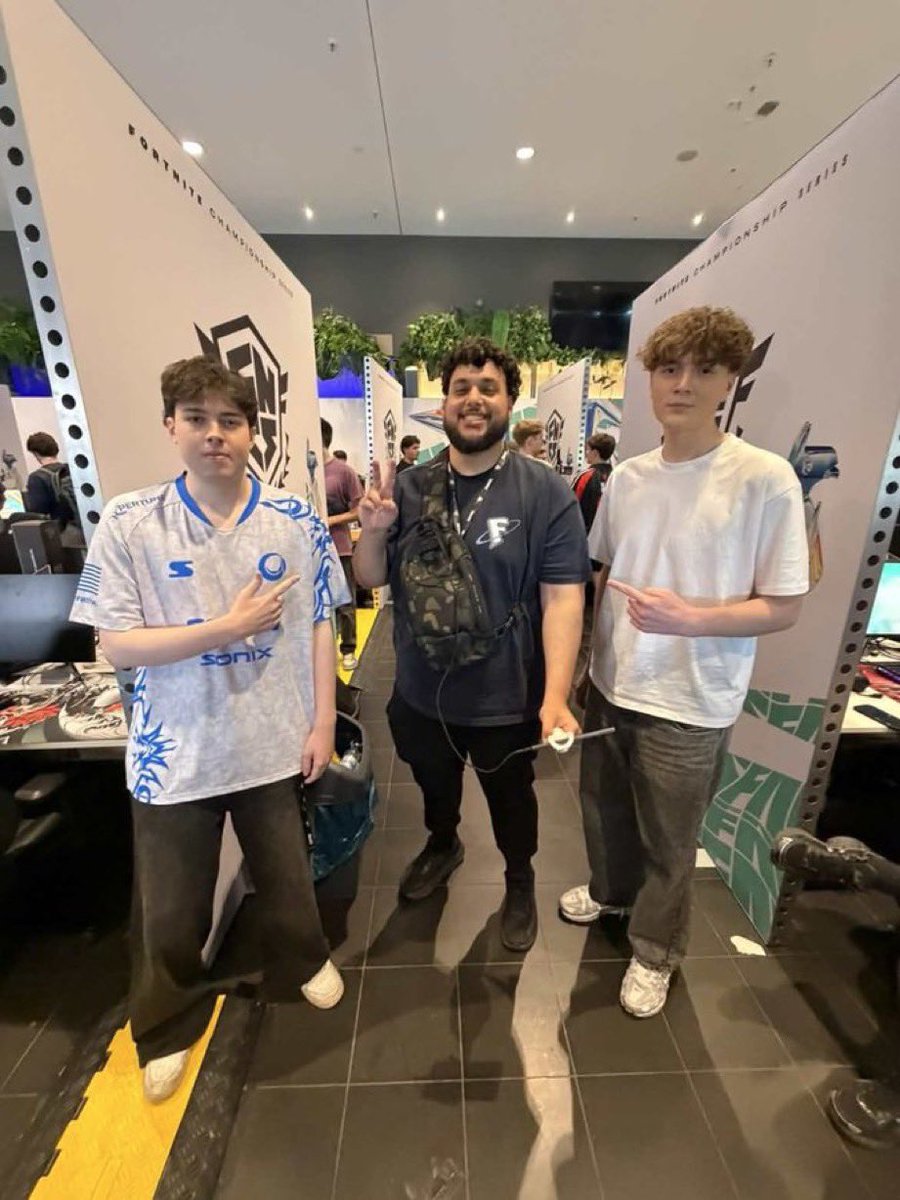 OceanOwners's tweet photo. @ScottSchterr @FNCompetitive Don’t be dissing now big deymo will destroy you https://t.co/4jqqw9ojR8