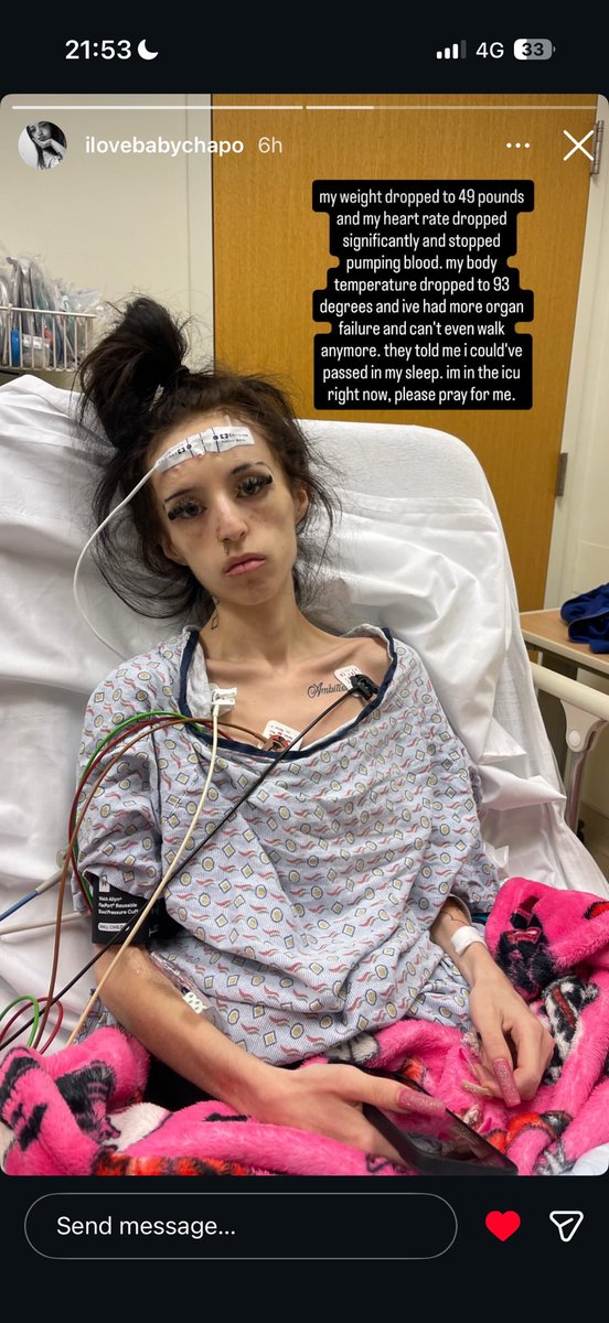 breadarexic's tweet photo. Actually so worried for her :( 
🫂🫂🫂 sending her all the best https://t.co/cCm7JwWneU