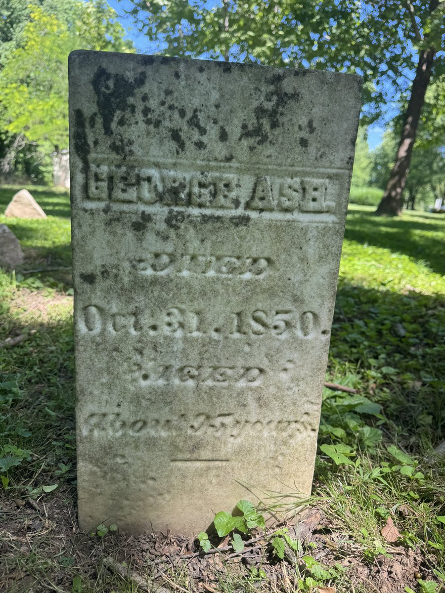 roadmaven's tweet photo. Researching this little cemetery behind the campground for a future @RTMemories66 post. George Ash built the oldest existing brick home in 1799 in Lamb, IN, which is back here near the campground. He was captured by the Shawnee at a young age &amp; learned to make bricks from them. https://t.co/dEFJBpKEV5