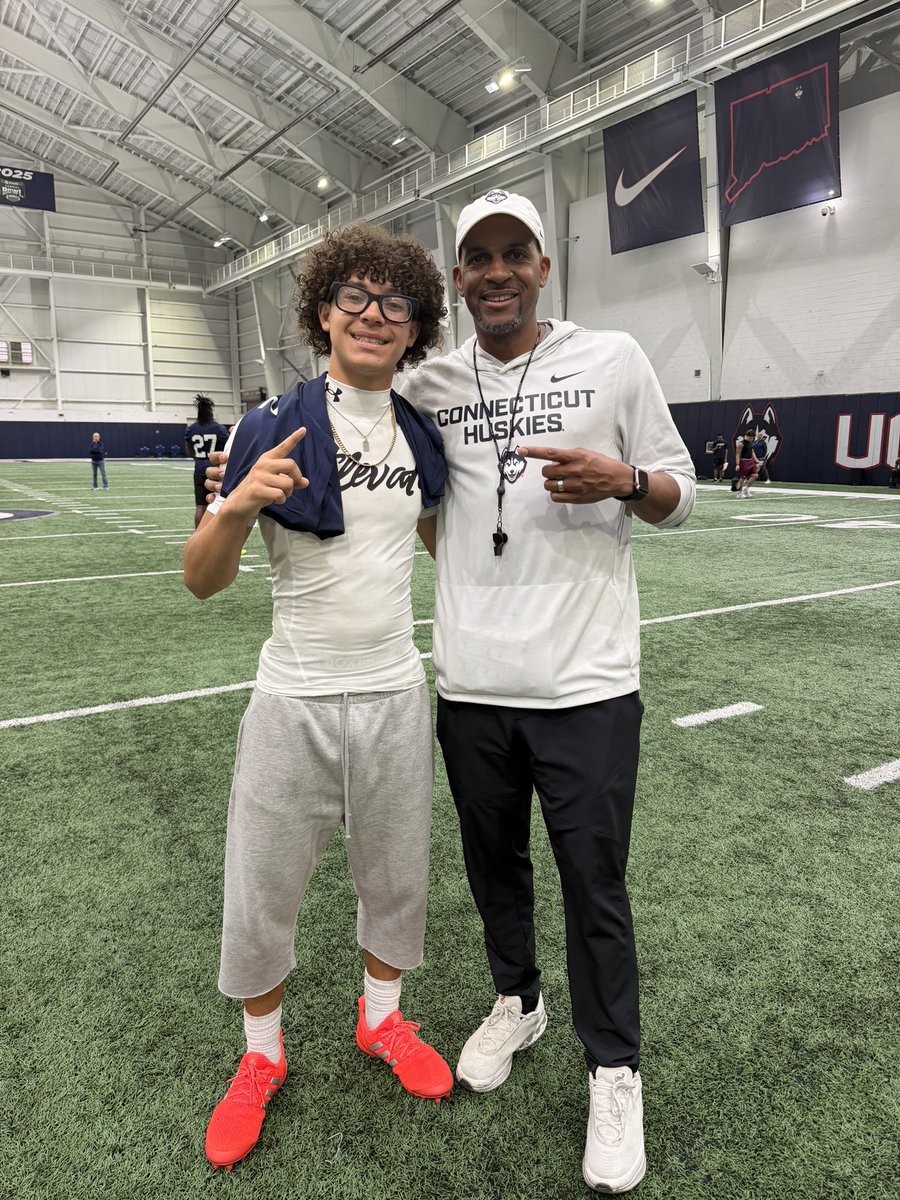 JarielJd's tweet photo. ALL GLORY TO GOD!!! after a great camp and a great conversation with @aj_harrisonjr @Coach_K2 i’m blessed to announce i’ve earned my 2nd OFFER from The University of Connecticut (UCONN) @UConnFootball https://t.co/HKKMovtyXH