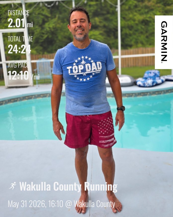gerardocastano's tweet photo. Did qtr mile intervals today. I don't think this shirt can get anymore drenched with sweat. A hott one today for sure! #garmin #beatyesterday #running #runner #topdad https://t.co/qqJ7pjSsio