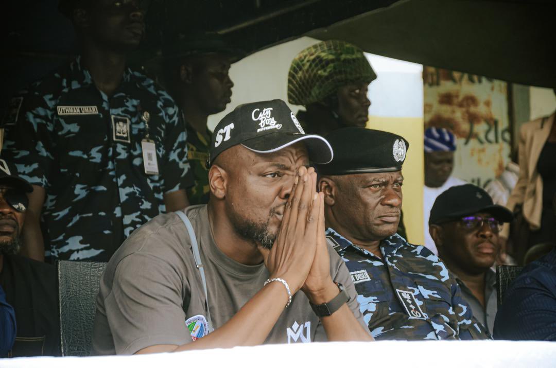 lamijuakala's tweet photo. As part of the ongoing efforts to address the recent security challenges in Oriire Local Government, I joined a Federal Government delegation on an assessment and condolence visit to Esin-Ele and Yawota Communities, Oriire Local Government, Ogbomoso, Oyo State.

The delegation, led by the Chief of Staff to the President, Rt. Hon. Femi Gbajabiamila, and comprising the National Security Adviser, Mallam Nuhu Ribadu, Chief Sunday Dare, senior security chiefs and top Government officials had consultations with community leaders, security operatives, and families directly affected by the unfortunate incidents. 

The visit provided an opportunity for firsthand assessment of the challenges facing my constituents in Oriire Local Government and the measures being implemented to address them. The delegation informed us that following our plea for a military base, they will convey our request to the President for approval.

The presidential delegation reaffirmed the Federal Government’s resolve to protect lives and maintain peace across the country. They assured the people that every effort is being made to secure the release of the abducted teachers and students, while those responsible for the attacks will be brought to justice. 

Afterwards, the delegation paid a condolence visit to His Imperial Majesty, Oba Ghandi Afolabi Olaoye, Orumogege III, the Soun of Ogbomoso Land.

Conclusively, President Bola Ahmed Tinubu, GCFR, has approved the recruitment of 1,000 forest guards in Oyo State, in partnership with the Oyo State Government.
