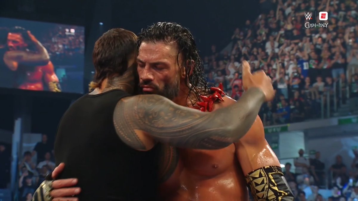 RomanRSource's tweet photo. #RomanReigns #RomanEmpire #TribalChief #HeadoftheTable #WWE #WWEClash https://t.co/r0uxuIgKcc