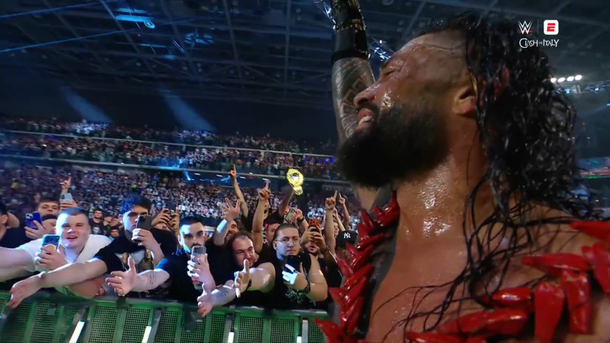 RomanRSource's tweet photo. #RomanReigns #RomanEmpire #TribalChief #HeadoftheTable #WWE #WWEClash https://t.co/BVuUXjifd9
