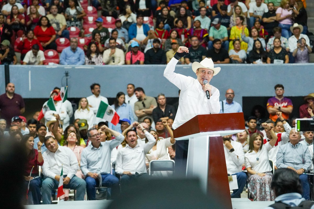 FernandoRVM's tweet photo. Cuando el pueblo decide avanzar, no hay marcha atrás.

Nuestro país decidió construir el segundo piso de la Transformación con la presidenta @Claudiashein y seguir avanzando hacia un país con bienestar para todas y todos.

En Sonora, de la mano del gobernador @AlfonsoDurazo, esa visión se traduce en acciones que transforman vidas y oportunidades que llegan a donde antes no llegaban.

Sigamos construyendo juntos un mejor futuro para todas y todos.