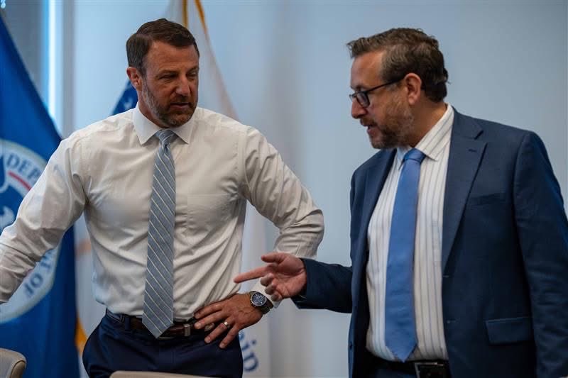 jimhacking's tweet photo. Dumb and Dumber. https://t.co/mGlqjh1l5t