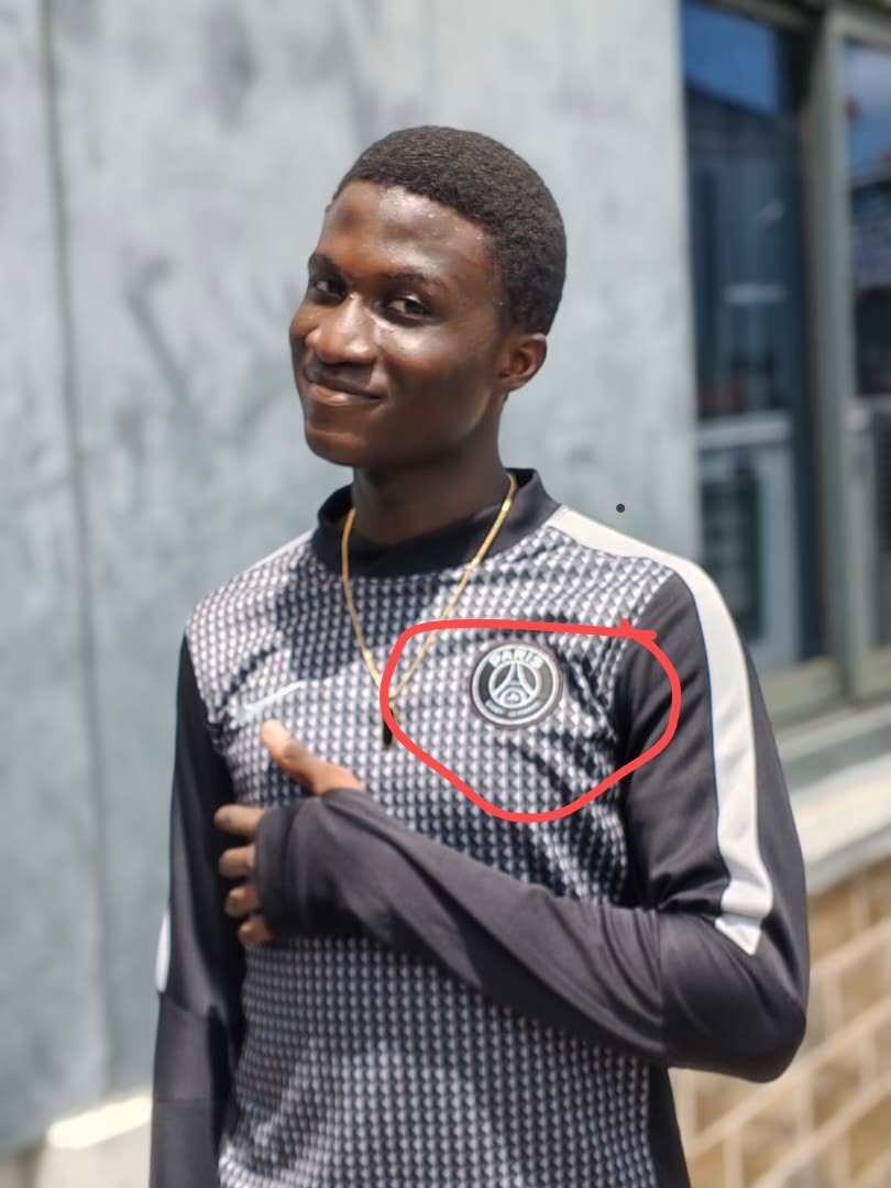 peterlightspeed's tweet photo. Only Arsenal fans go vex when they see this pic https://t.co/2JnLtY1Yzk