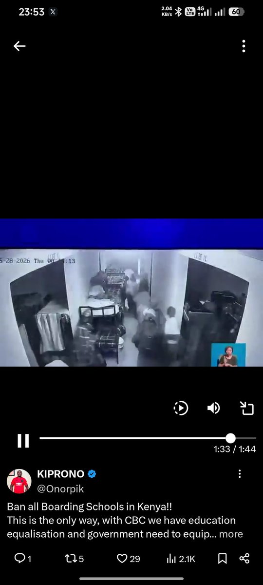 Nyaga_9's tweet photo. Hii video mkifocus vizuri mtapata inakaa AI generated. White towel in cube 10, after some time inakuwa a towel with stripes na pia venye mwenye ako bed ya juu hapo nje ya cube 10 anashuka haionekani alitoka aje hapo juu. Kuna maneno hapa. Pia sheets za white zinaturn checked https://t.co/4GKMr0fh5d