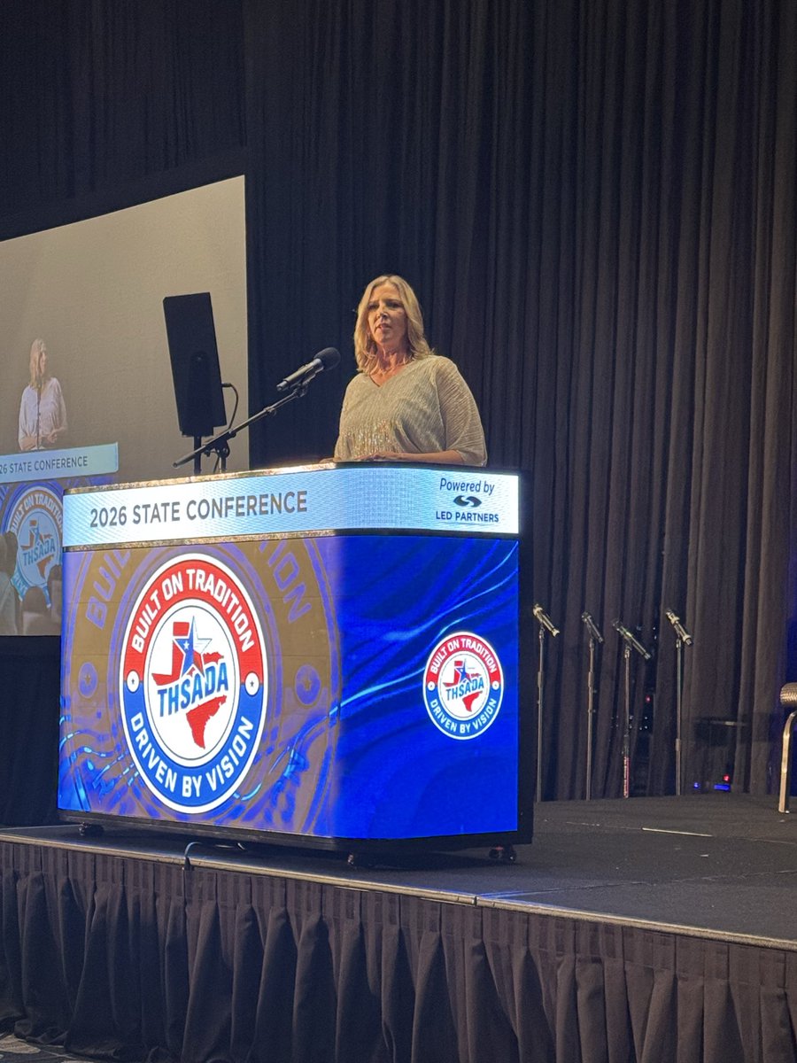 kpitts724's tweet photo. @leslie_slovak being inducted to the @OfficialTHSADA Hall of Honor. #bestbossever #sowelldeserved https://t.co/OhR4C99DDx