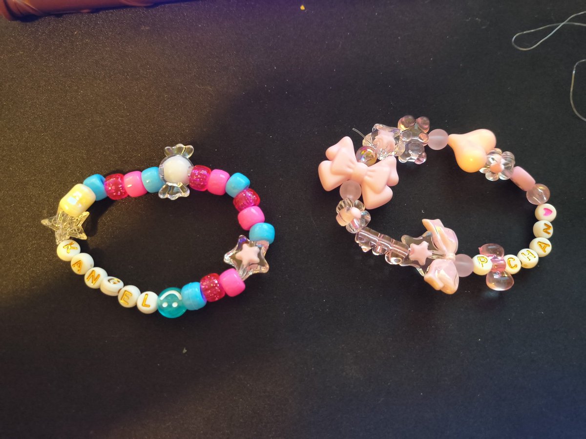 SillyPenguinAHH's tweet photo. Both bracelets :3 I'm surprised I managed cause of how weak I am rn #yumeshipper #pchan #kangel https://t.co/e2DGpTWkhu