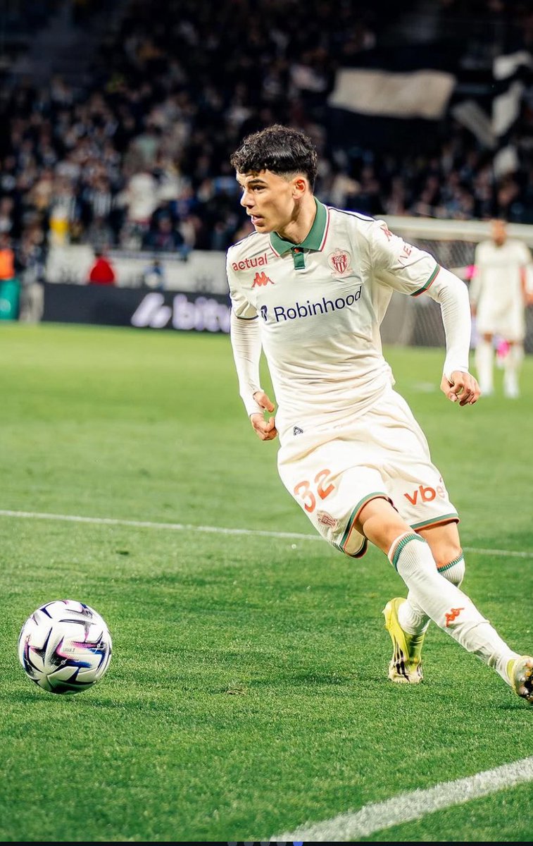 𝙔𝙊𝙐𝙉𝙂 𝙏𝘼𝙇𝙀𝙉𝙏 𝘼𝘼𝙁 🇩🇿💫 tweet media