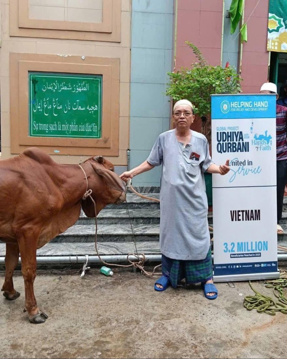 HelpingHandUSA's tweet photo. This Qurbani season, families across Vietnam received fresh meat delivered directly to their homes, reminding them they are seen, valued, and not forgotten. 💙

Help us continue this impact: https://t.co/V6h0ljOIqC 

HHRD UdhiyaQurbani Vietnam HandsOfFaith https://t.co/GrSyE0yM7V