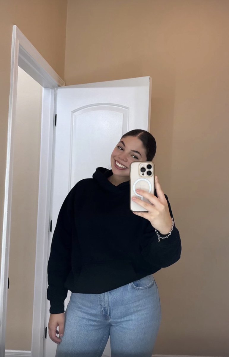 binghamballer's tweet photo. this is my gf Leslie💕 she’s 19 we’ve been dating for two months and she has no idea I’m trying to convert into a cuck

#cuck #expose #irl #wankchat #nsfwtwt https://t.co/jcxv2QuNgh