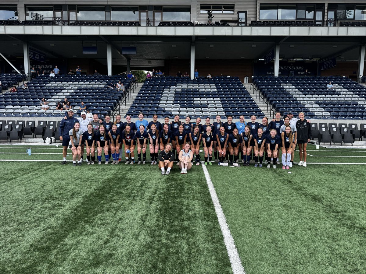 izzy_shew's tweet photo. I had the best time at the @CreightonWSoc ID Camp! It was such a fun environment to be apart of. Thank you to all the coaches, staff, and players who made it a great experience! 🔵 #GoJays https://t.co/KGvoY8eb72