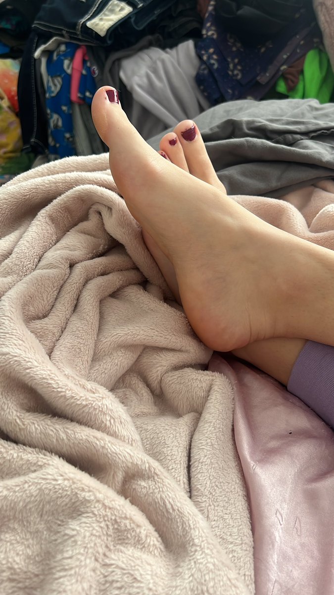 MsYAndMrS's tweet photo. Anyone looking for feet? DM if you’d like to see more😘

#buyingcontent #sellingcontent #feet #feetfetısh #feetworshi̇p #discoverme https://t.co/wfOk26ngyR