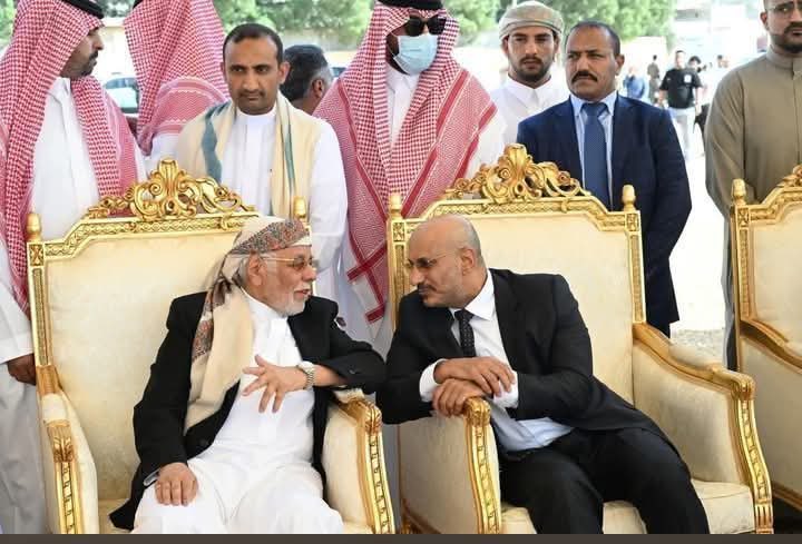 malak_AFASH's tweet photo. اختلفوا بشدة وتصالحوا بسهولة ودفع اليمنيين التكلفة كاملة * https://t.co/6ssOP3N7gW