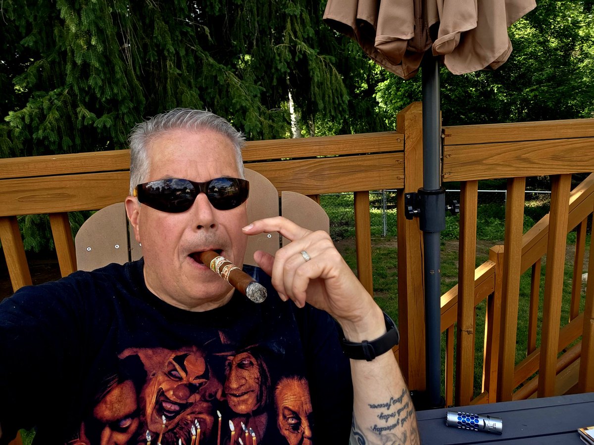OBrien64's tweet photo. Done cleaning up after youngest daughters engagement party at our house yesterday, time to relax with a @MyFatherDPG La Promesa cigar. #cigars #cigarlife @ChillerCigar https://t.co/bs1It0RSYQ
