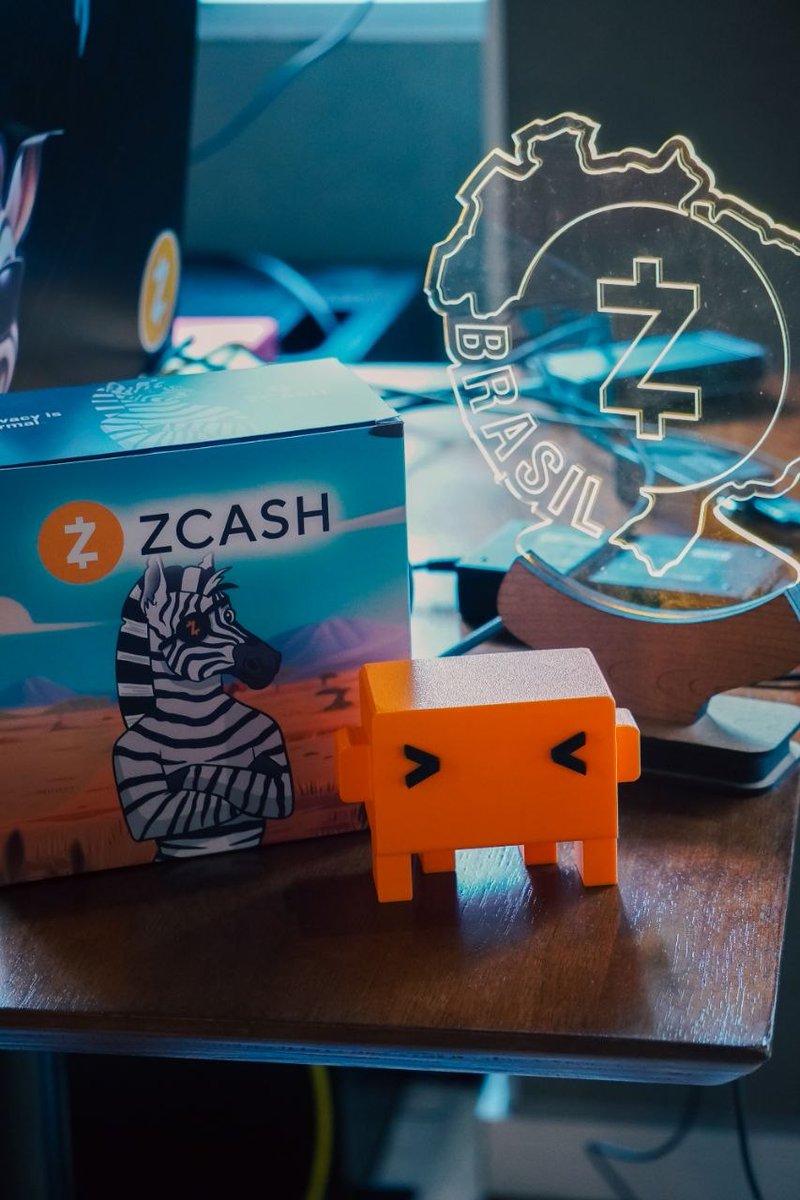 anawestfal's tweet photo. Encontro de ouro ontem na ZCON Vozes 2. 💜
Brigada @zcashbrazil pela oportunidade e conexões. 

Falar de privacidade tem que ser o normal.🦓

E na minha apresentação ainda rolou o teste ao vivo do House Stage, novo app que estamos construindo na @hous3digital. Em breve conto mais!