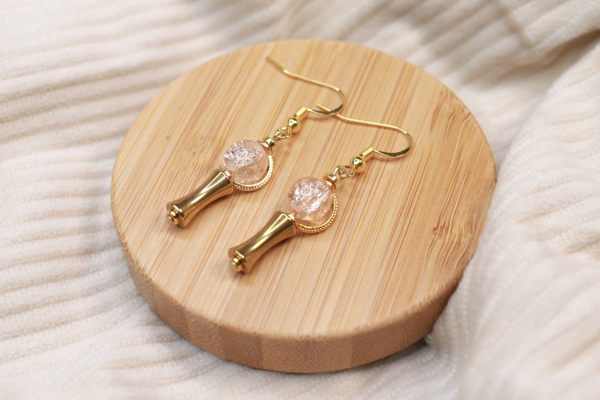 nomorepaperleft's tweet photo. thank you to everyone who has been buying these lightstick earrings! i still have a lot left if anyone wants some❤️ 
#ATEEZfanart #ATEEZ https://t.co/zWP2HJpHXs