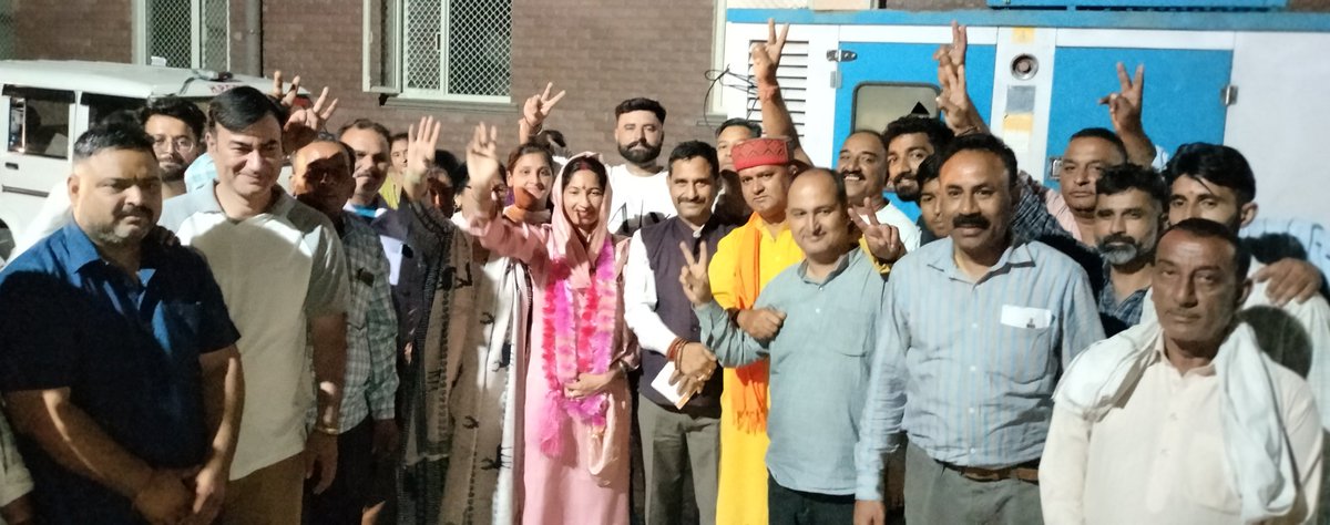 rajeevbindal's tweet photo. नाहन विधानसभा क्षेत्र के जिला परिषद  बनकला वार्ड नंबर 11 से श्रीमती अंकिता शर्मा जी को विजयी होने पर हार्दिक बधाई एवं शुभकामनाएं। https://t.co/OBkpDYGWwH