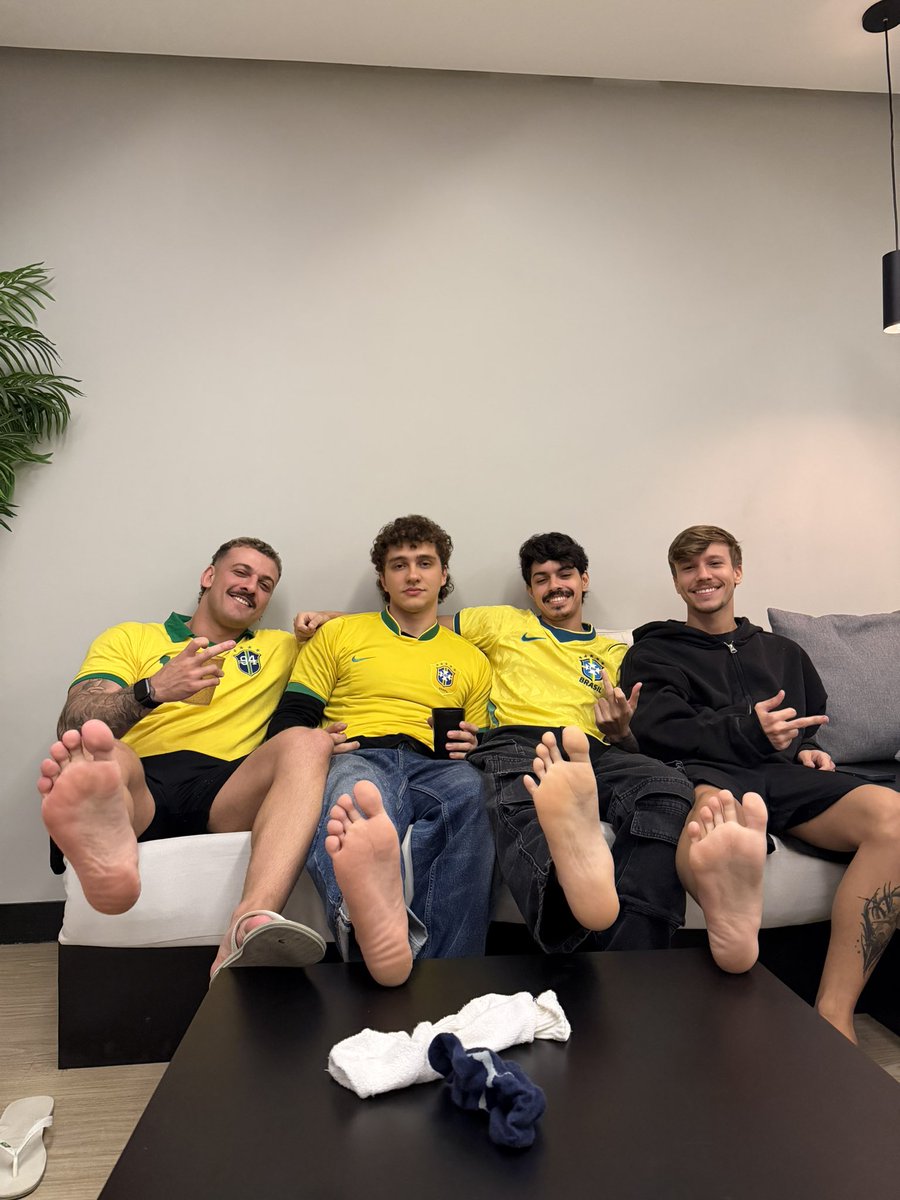 FindomPedro's tweet photo. Get ready for the World Cup, Findom.

I want $10 to each of us for every goal Brazil does.

@FindomRafael @findomluis @TheAlphaEdu https://t.co/otPiu5R9lO