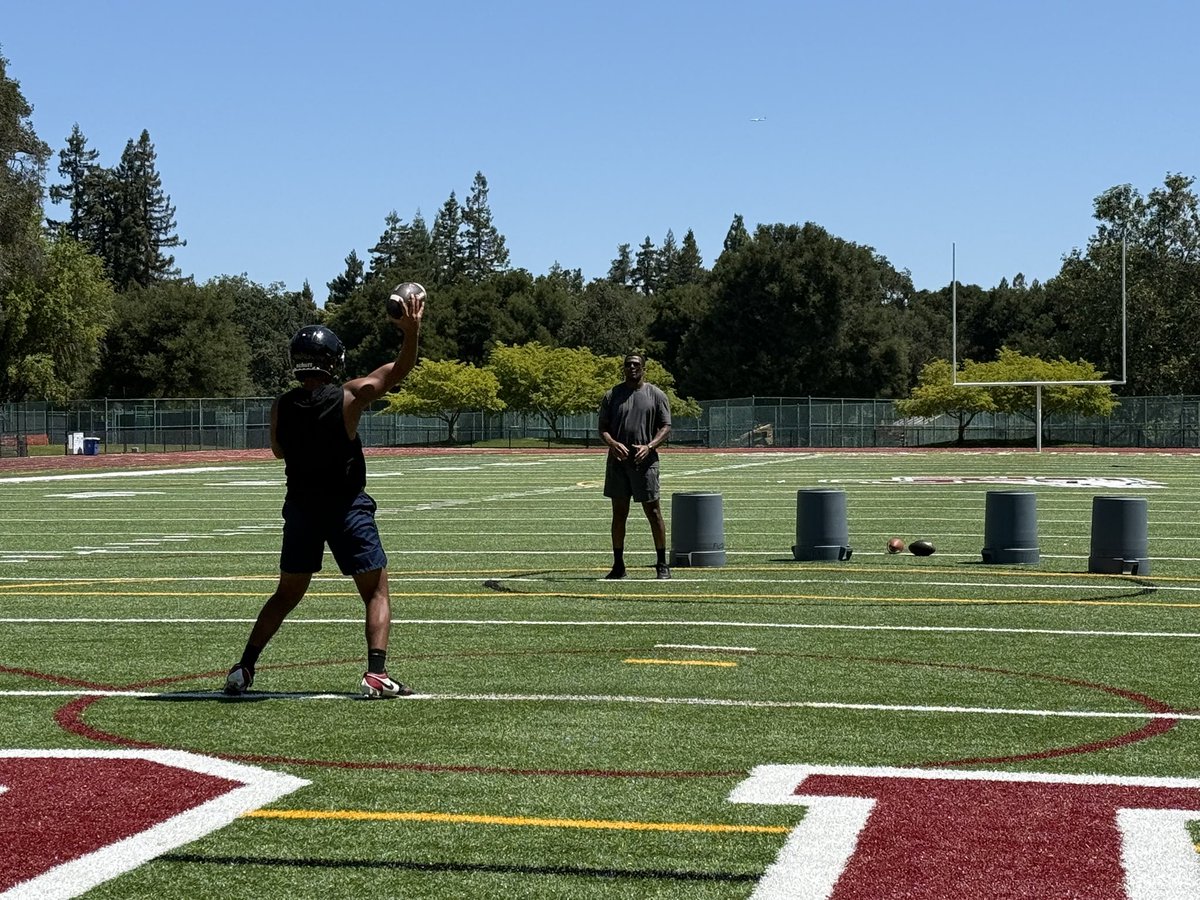 FellsLennon's tweet photo. Weekend work. Working on proper form in the weight room and got work in with SHP receivers. Ready for summer ball to start tomorrow. https://t.co/gdf5I3OY3t