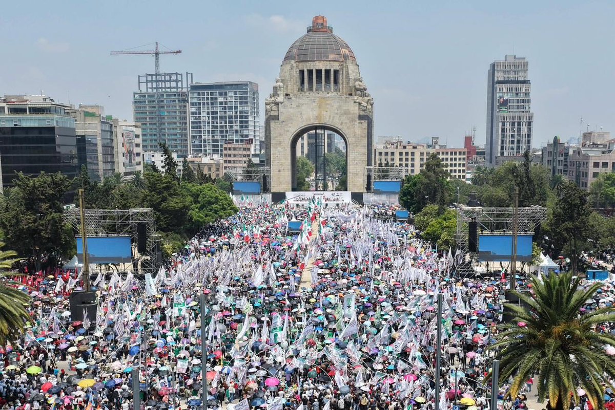 mroblesg's tweet photo. Hoy, desde el Monumento a la Revolución, en la Ciudad de México, la presidenta @Claudiashein rindió cuentas a dos años del triunfo del pueblo de México.

#ClaudiaDaResultados https://t.co/lPRhAKF50A
