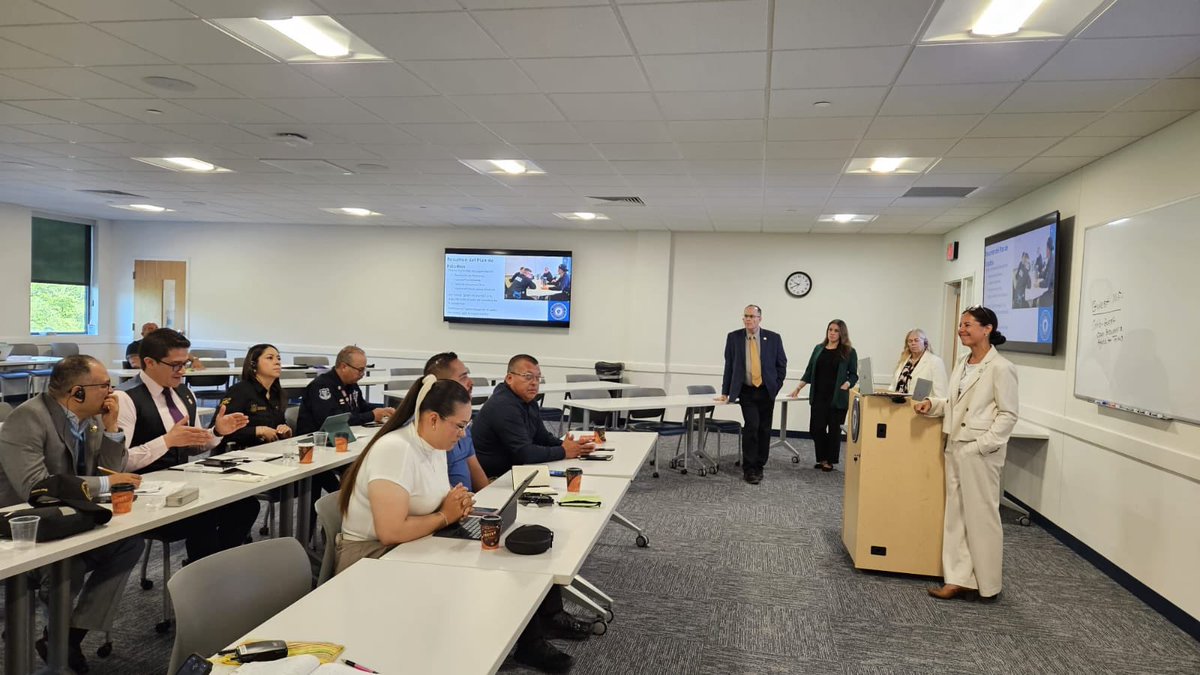InfospeGTO's tweet photo. 🤝📚 Aprendiendo de experiencias exitosas fortalecemos la formación policial. Participamos en la gira de estudios “Mejores Prácticas Administrando Academias Policiales”, realizada en Boston, Massachusetts, y Concord, Nuevo Hampshire. https://t.co/R4CdbVoTkC
