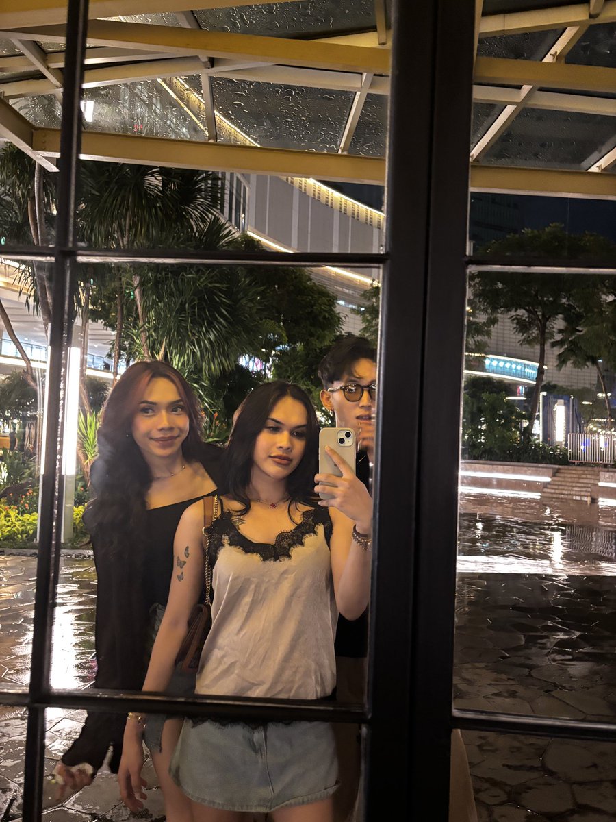 RAzhraff's tweet photo. Trio💸 https://t.co/Tm0DRZOhPw