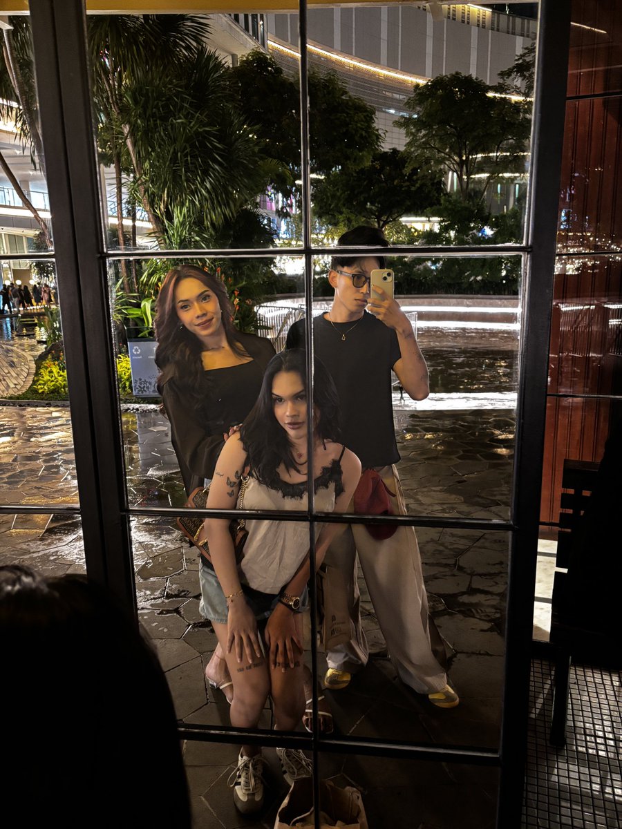 RAzhraff's tweet photo. Trio💸 https://t.co/Tm0DRZOhPw