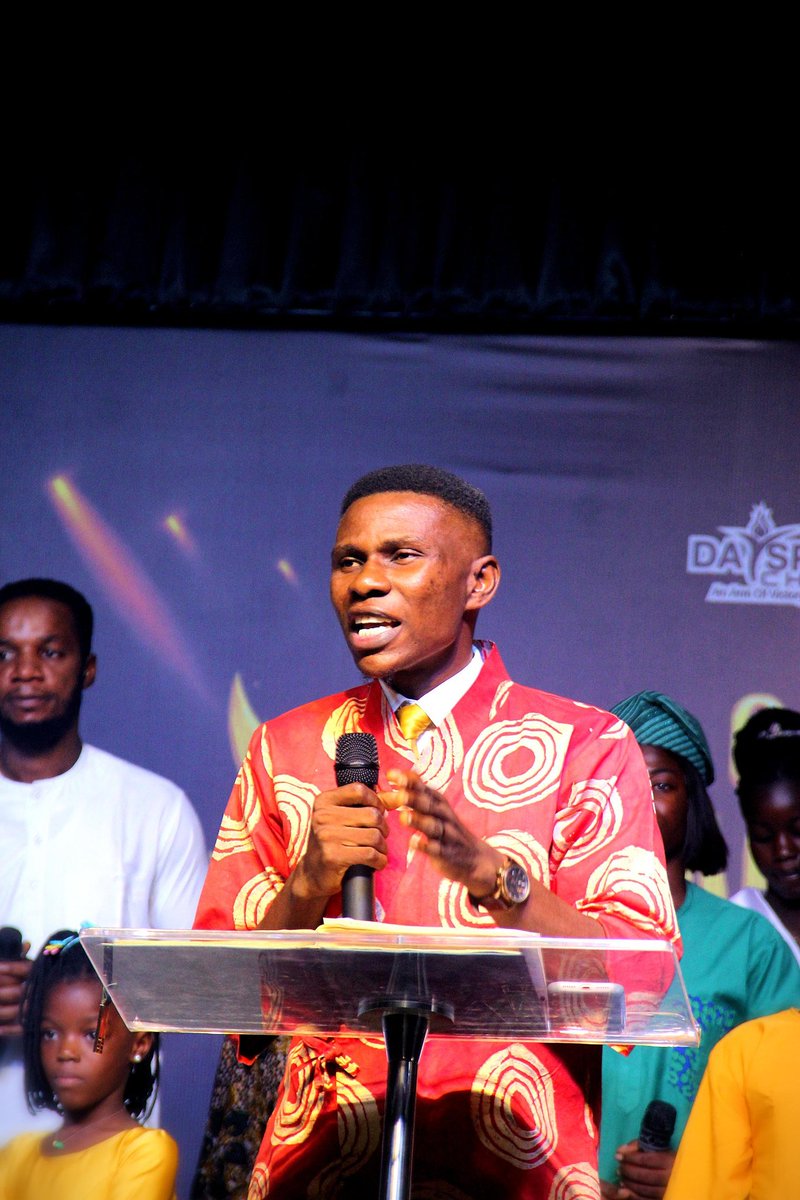 DaySpringVLBC's tweet photo. SECOND SERVICE

Speaker: Pastor Opeoluwa Kehinde
Topic: I Recommend God: Living by Design
Text:  Luke 1 vs 5 - 43

Introduction

* Three people that determines the life of a man

 1.Former - The creator

2.Birther - The parents

3.Subject matter - The child https://t.co/dKX3a0D0Px