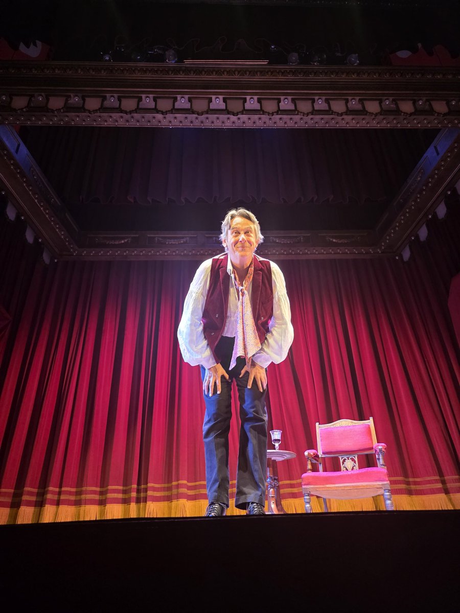 bezerinatour's tweet photo. Battling through the Arsenal fans to get to the theatre was stressful, but it was totally worth it to see @OriginalTheatre Being Mr Wickham 😍, a dream come true for a 1995 P&amp;P superfan! Just got to make it home now 🙈 https://t.co/7WM5cvBPhF