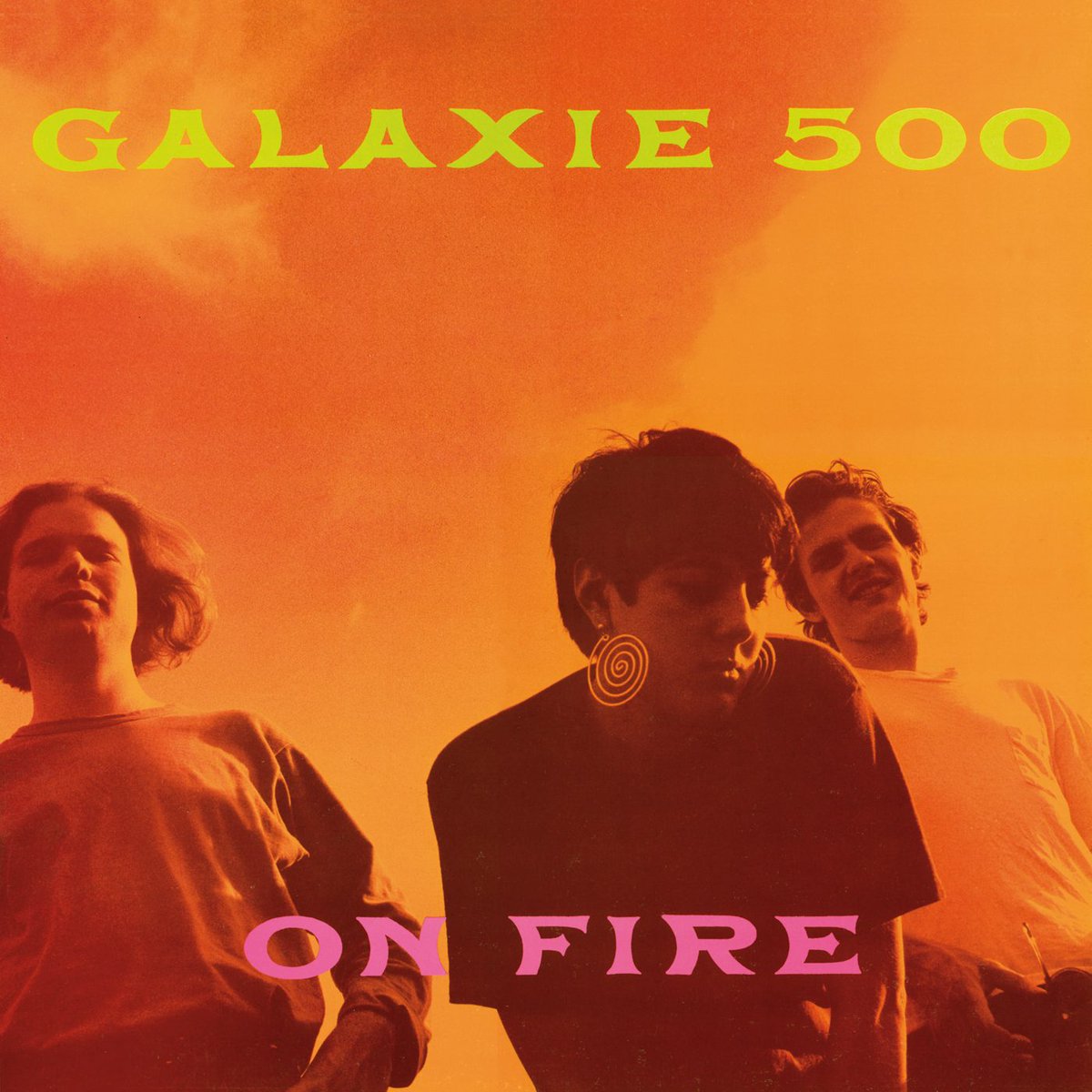 pitchfork's tweet photo. Dream pop is often thought of as downcast and demure, but Galaxie 500's 1989 album On Fire is a thing of propulsion and weight

See where it lands on our list of the 200 best albums of the 1980s: https://t.co/NXiVM0Zqqc https://t.co/vRfdk5ph2r