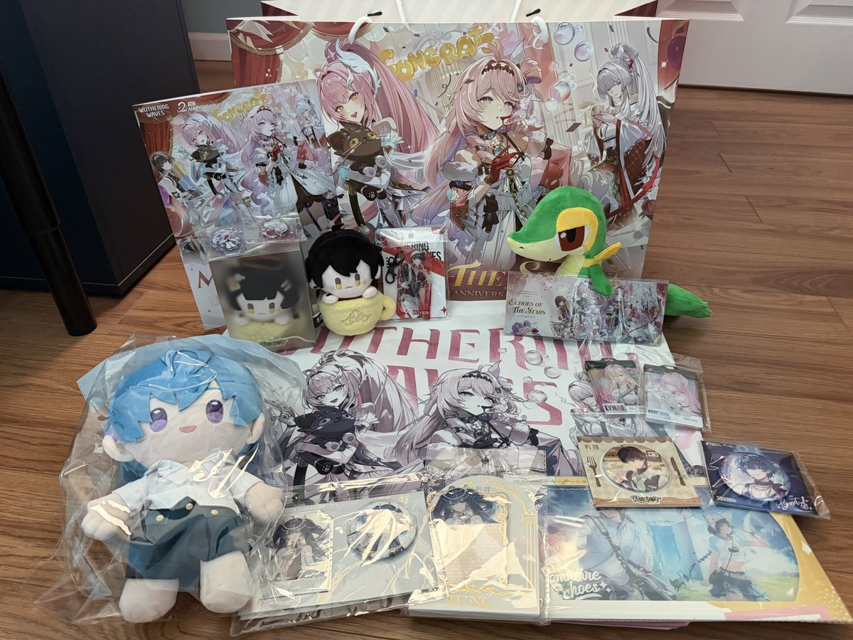 candyleveledup's tweet photo. Snivy’s #WutheringWaves 2nd Anniversary Party merch haul! We also got a hug and photo with Lynae!! (❀>///<) happy anniversary, wuwa! https://t.co/MpK0gw23Xg