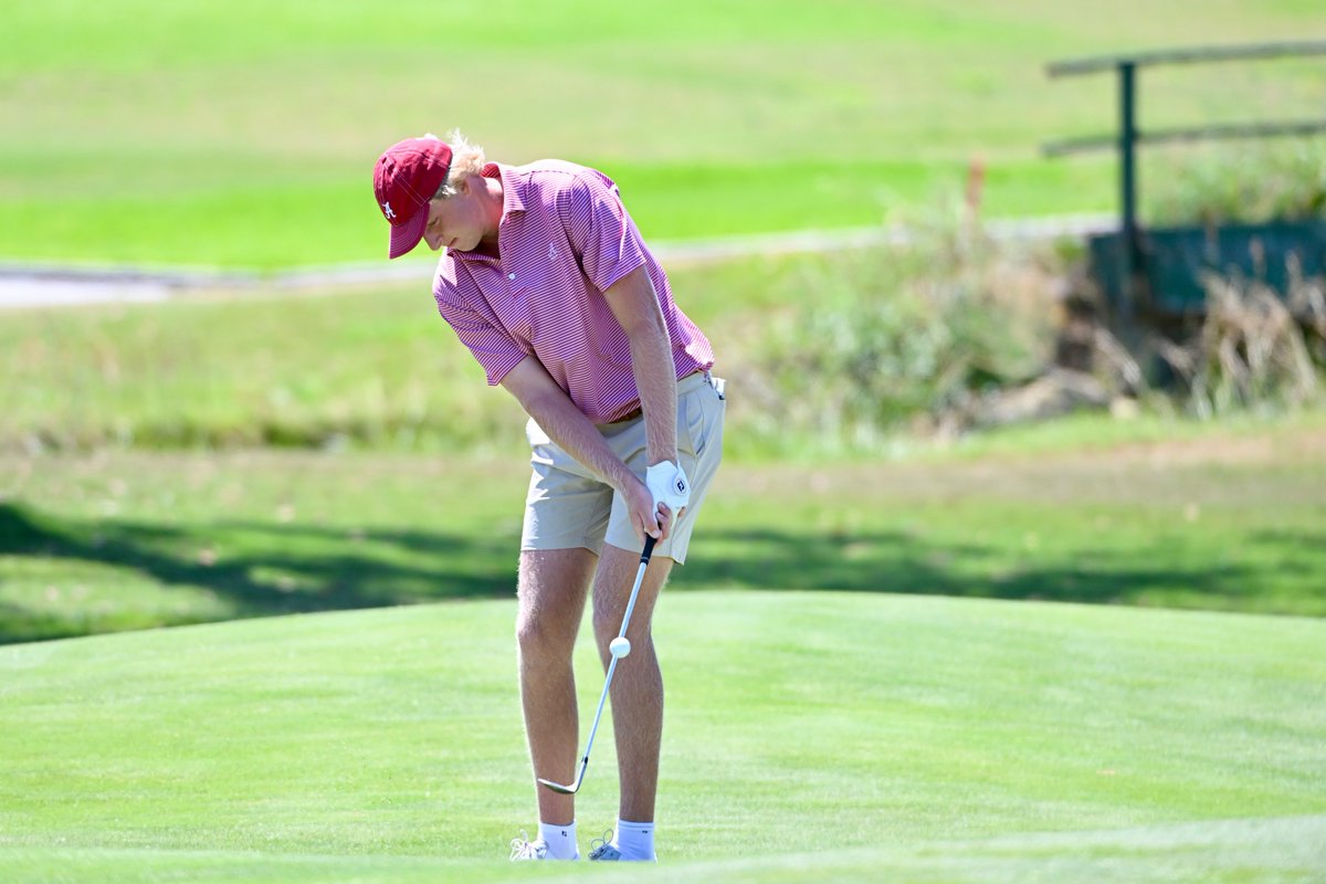 AlabamaMGolf's tweet photo. William goes 2-under par today. He's at 10-under 206 and currently in a three-way tie for second place just a stroke behind the clubhouse leader.

The final round of NCAA Championship stroke play will tee off Monday. 

🔗 https://t.co/mzXqAQPbHc https://t.co/o1SmNdFUyl