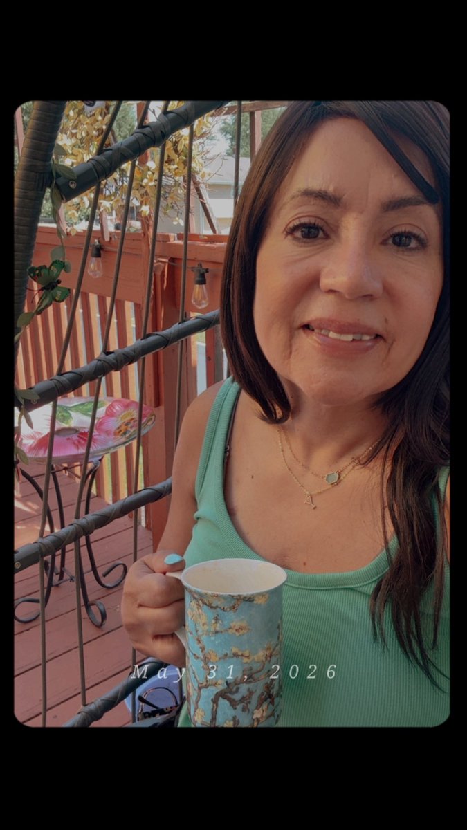 YvonneLaboy's tweet photo. Happy Sunday☀️🏡☕️🌺 https://t.co/bR8o7SPZah