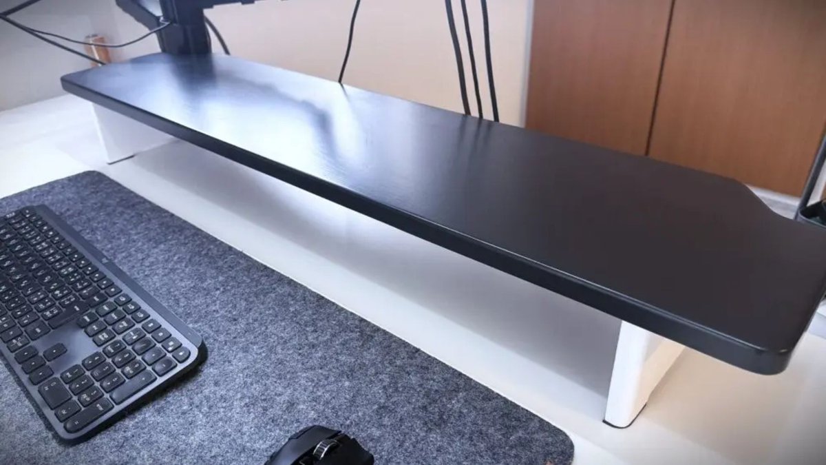 rasicaljp's tweet photo. デスク周りをもっと快適に――Rasicalが提案するRasical Shelfで、限られたスペースを有効活用しませんか？🖥️✨

Rasicalがお届けするRasical Shelfは、モニターの下やデスク上に新たな「置き場」を生み出し、作業面の有効活用を叶えるシンプルで機能的なラックです。レビュー記事を拝見すると、設置によってキーボードや小物の収納がしやすくなり、配線や見た目もスッキリすると高評価。狭いデスクでも使い勝手が劇的に変わる点が好評のようです。🧰🔧

ゲーマーログさんからのコメント
----
「デスクが狭いから買い替えようかな…」と悩んでいるなら、その予算をRasical Shelfに回してみてください。物理的な面積は増えませんが、使える面積は劇的に増えます。
----

詳しいレビューはこちらからご覧ください：
https://t.co/FfYOuADnud 🔗

デスクまわりをスマートに整えたい方へ。Rasical Shelfで、作業環境の“見える化”と有効面積の最大化を実感してください。#desksetup ✨

ゲーマーログさん、レビューありがとうございました！🙏