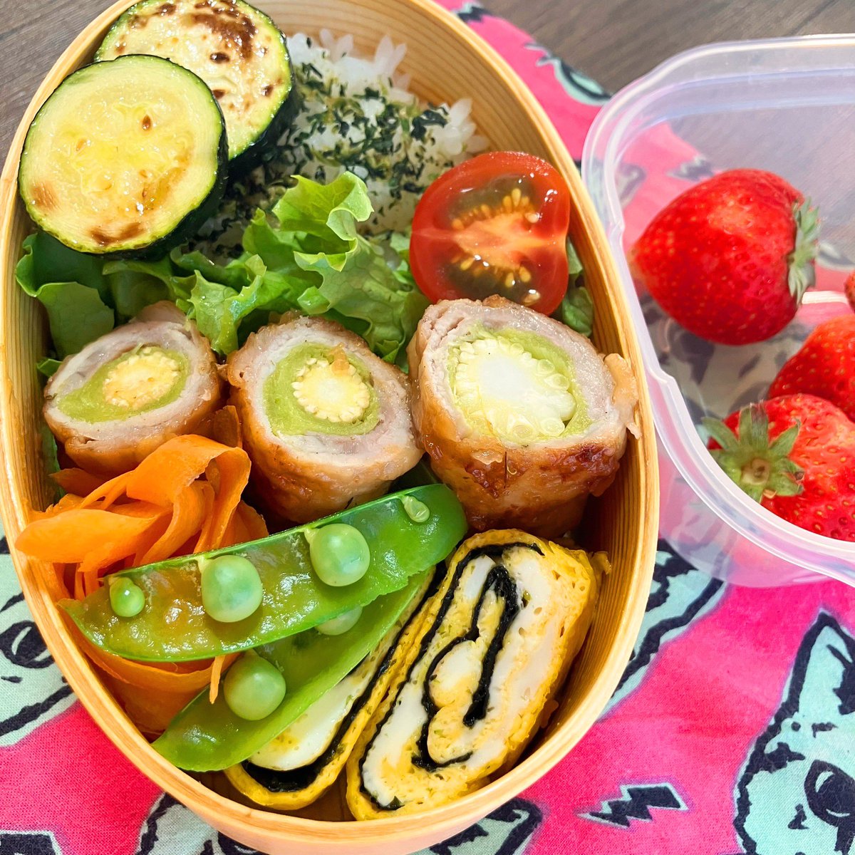 angurekamu's tweet photo. おはよう月曜日。ヤングコーンの肉巻き。

#お弁当 #曲げわっぱ #お弁当記録 #ゆる弁 #お弁当作り楽しもう部 https://t.co/PUkHU3HfQP
