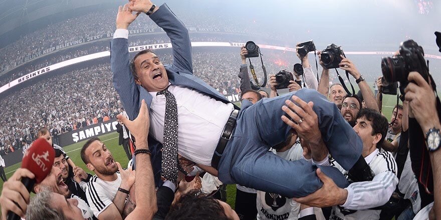 kartlnasaletijk's tweet photo. 🎂 Şenol Güneş, 74 yaşında.

Beşiktaş’ın başında:
🏆 2 Süper Lig şampiyonluğu
🥇 Şampiyonlar Ligi gruplarında namağlup liderlik
🎖 Avrupa Ligi’nde çeyrek final
💫 İç sahada 2.53 puan ortalaması https://t.co/oILNA7Tqpk