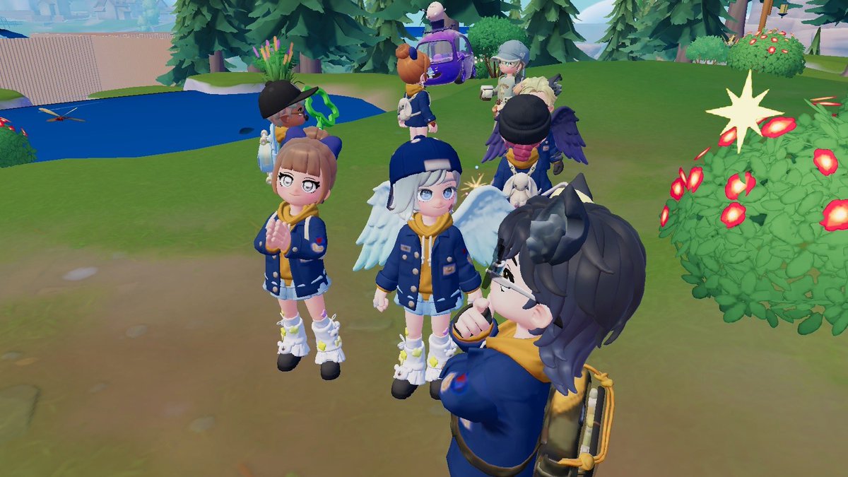 LeftLuciPlayer's tweet photo. 載せたっけと思ってら載せてなかった。
土日にイベチケ消費のためにフレンド呼びまくったら、ぽんちゃんのコーデが流行った回。
オソロコーデが面白かった笑 https://t.co/Gaa9YYXm80