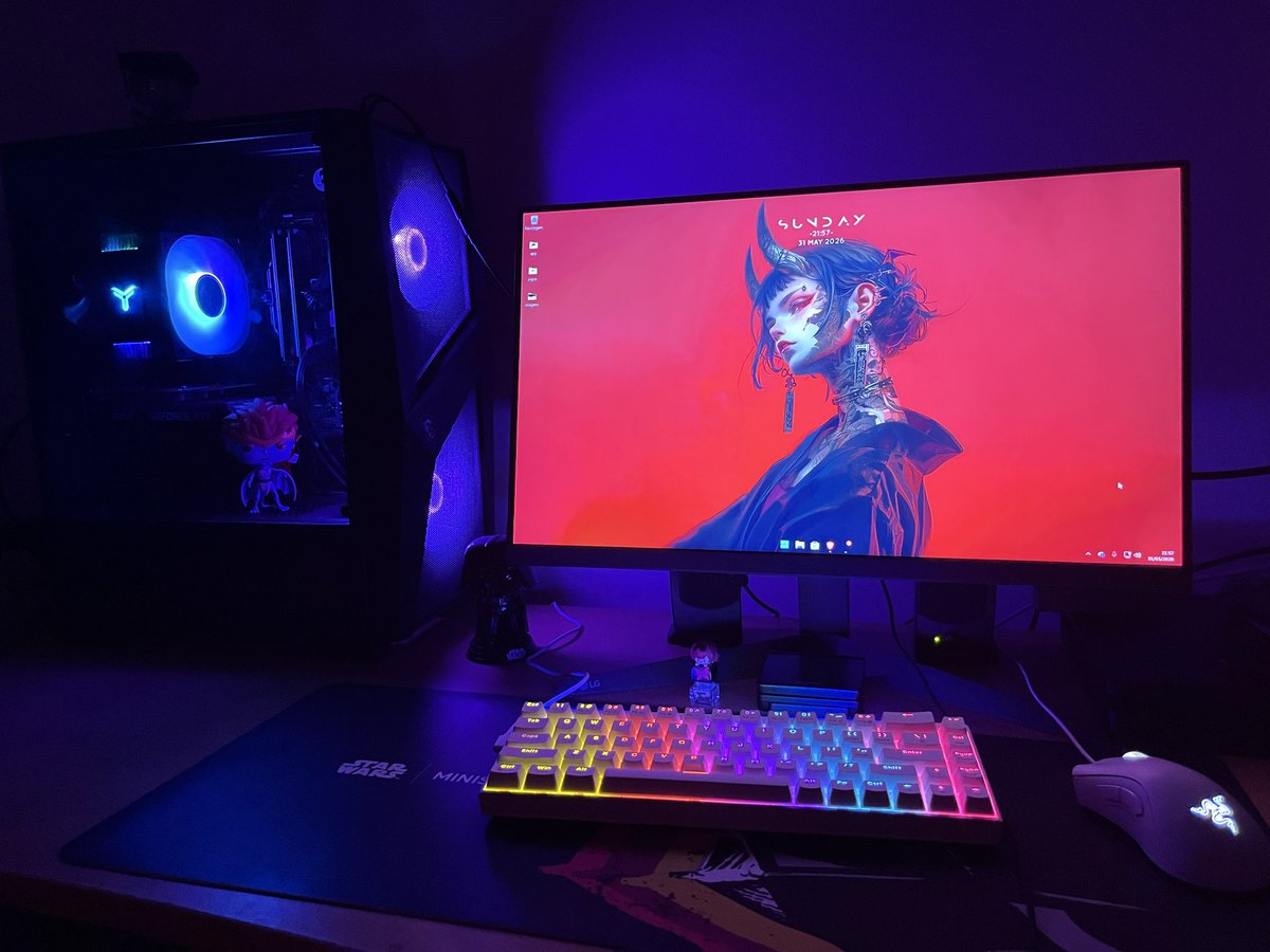 Katsu590's tweet photo. O meu pc está lindo #Anime https://t.co/7zIbznHU3J