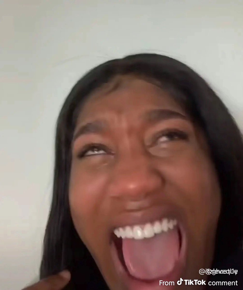 Jennenaaa's tweet photo. LMFAOOOOOOOOOOOOOOOOO FUCK OMG OMG OMG https://t.co/aX2b4KFrVv