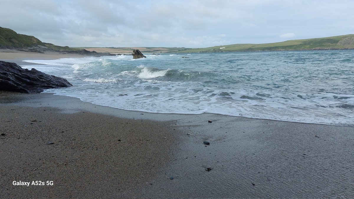 AlasdairGordon1's tweet photo. .@BBCSpotlight @EvocativeCorn @ILoveCornwallUK @Cornish_Review @Cornwall_Today @Cornish_Review On my own on Greenaway beach this morning around 8:15 am. Stunning #Greenaway #Polzeath #Trebetherick #SWCP #Cornwall https://t.co/kJi9V4C2nH