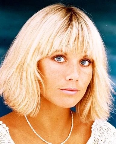 MerckxGunter's tweet photo. @landofthe80s Glynis Barber as Makepeace in BBC's Dempsey and Makepeace. https://t.co/hMB8Wcwnv2